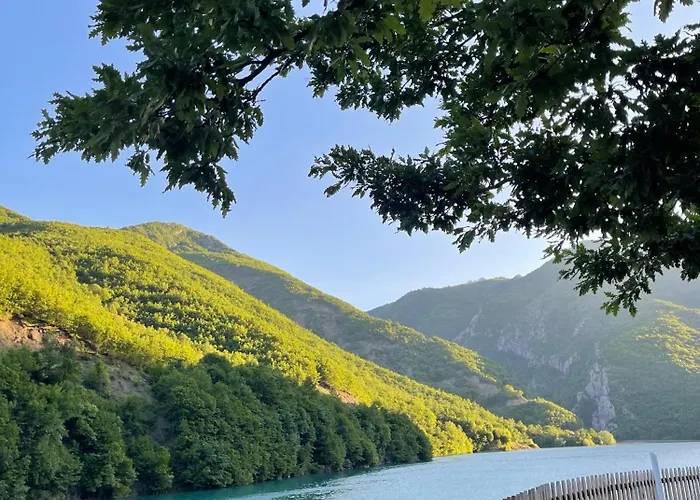 Raja Fierze Hotel 3*