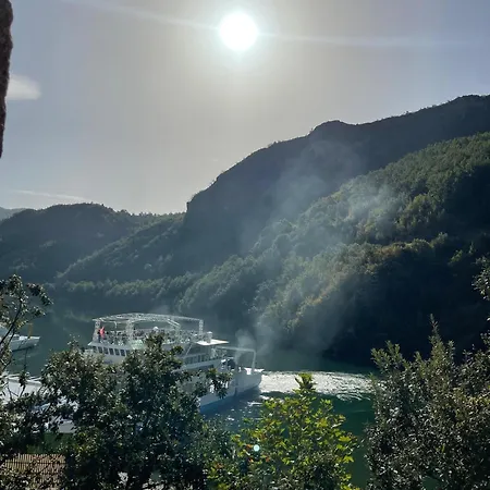 Hotel Raja Fierze